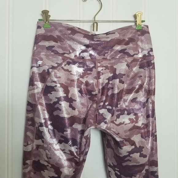 Fabletics Powerhold Pink Shine Metallic Camo Crop Leggings Womens Size M - Picture 7 of 14